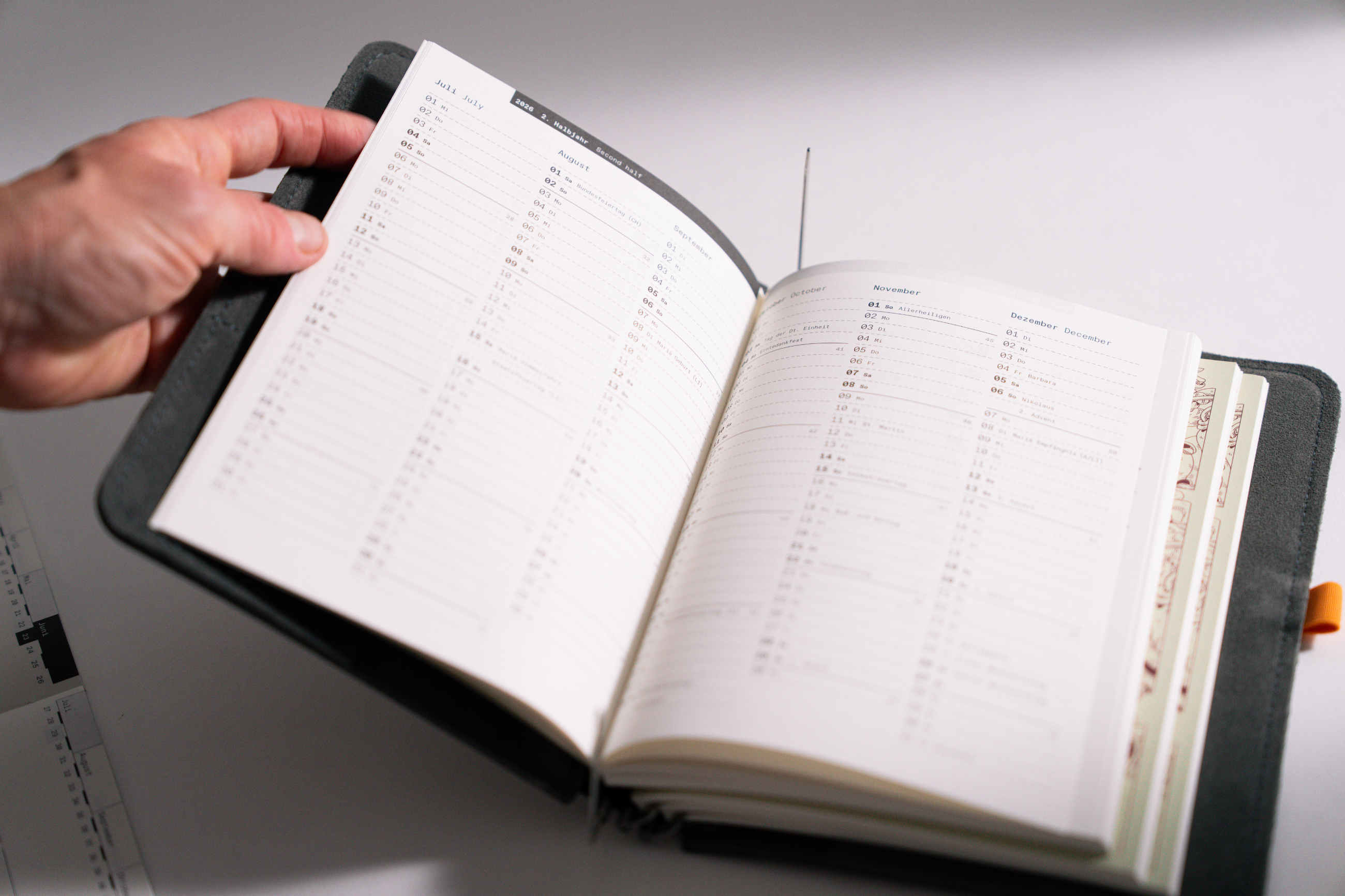 Calendar — ROTERFADEN